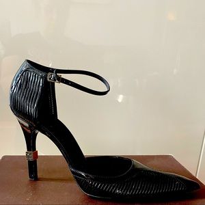 Vintage authentic Louis Vuitton Marilyn pump w/box